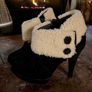UGG suede and shearling BOOTIE size 8